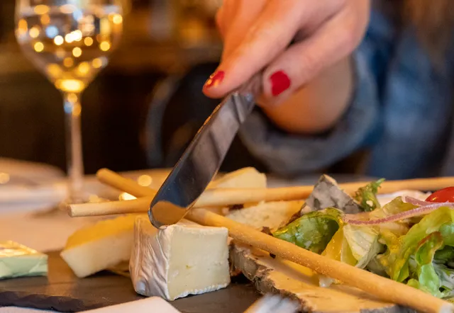 Paris Food Tour in Montmartre