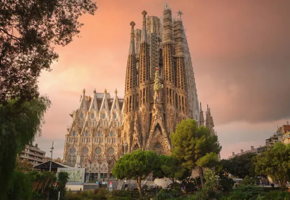 Antoni Gaudí and the Sagrada Família Private Guided Tour
