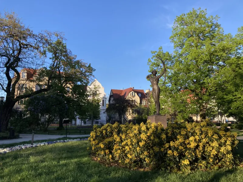 Bronze archer statue in a Dresden park.