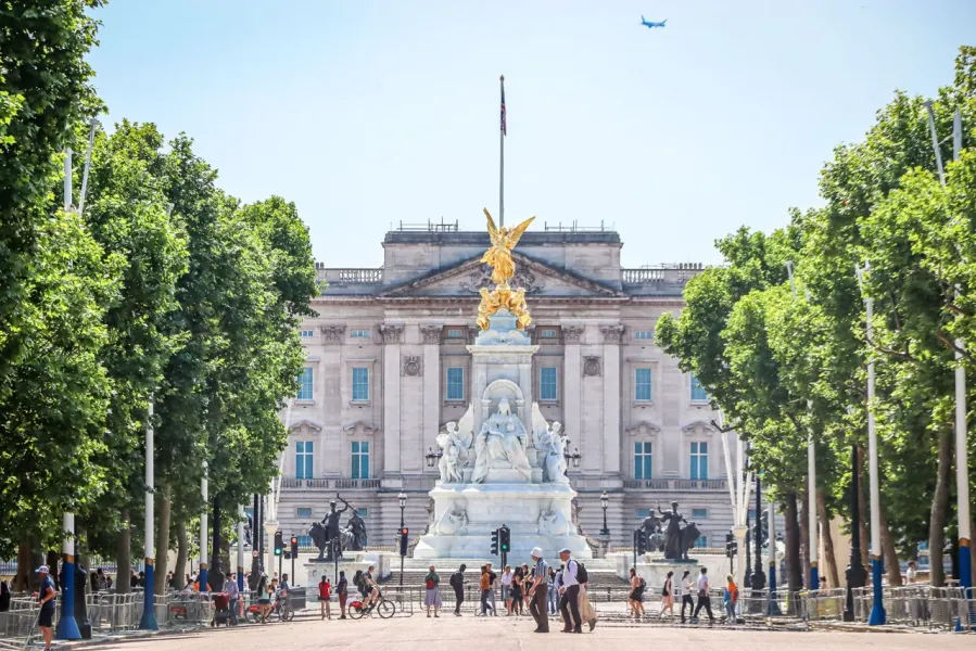 Buckingham Palace and Victoria Memorial in London.
